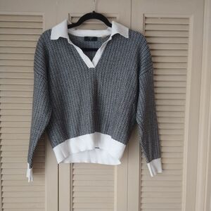 Tahari Sweater ♣️Black Ivory Geometric♣️ Collared V-neck ♣️Size M